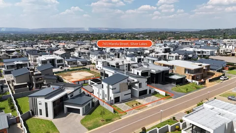 Modern 5-Bedroom Home In Secure Estate On Auction : 761 Marelu Street, Silver Lakes